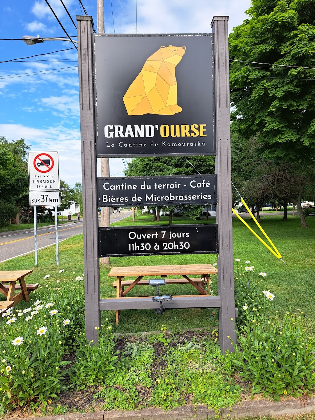 GrandOurse - La cantine de Kamouraska | 53 Av. Morel, Kamouraska, QC G0L 1M0, Canada | Phone: (418) 492-2675