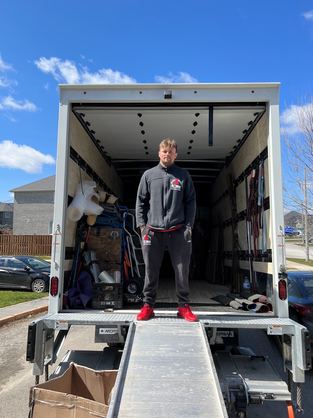 Like Father Like Son Movers Newmarket | 19 Pear Blossom Wy, East Gwillimbury, ON L9N 1M8, Canada | Phone: (647) 993-4555