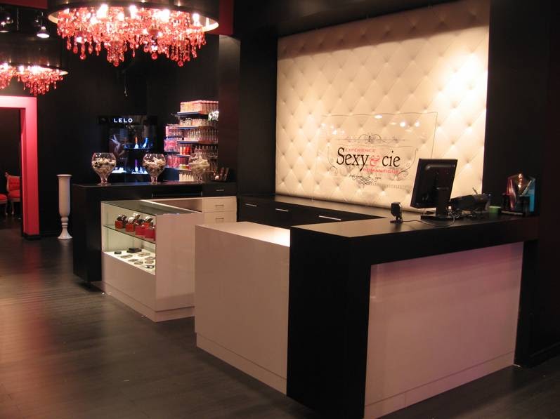 Sexy Et Compagnie | 319 Boulevard Curé-Labelle, Sainte-Thérèse, QC J7E 2Y2, Canada | Phone: (450) 433-7399