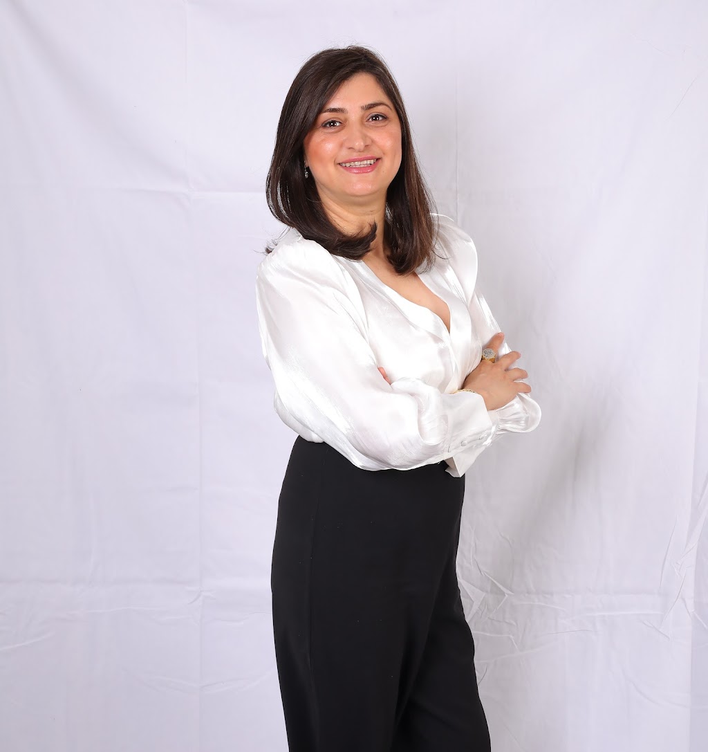 Shirin Farah Bakhsh | 27 Alhart St, Richmond Hill, ON L4E 5E8, Canada | Phone: (647) 949-5646