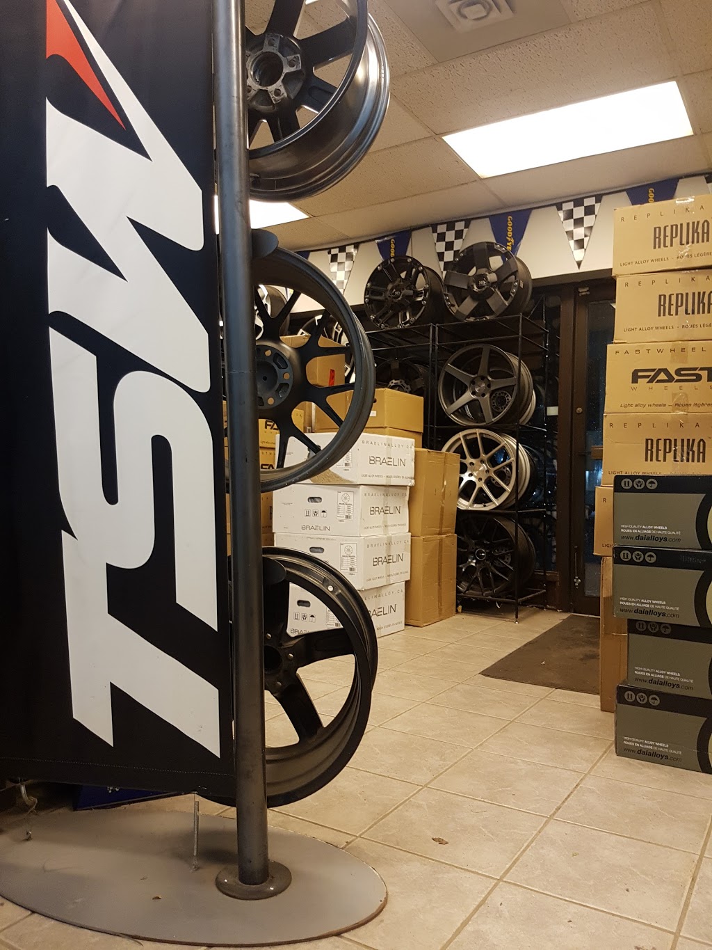 Ottawa Tires and Rims | 5370 Canotek Rd, Gloucester, ON K1J 9E8, Canada | Phone: (613) 745-3030