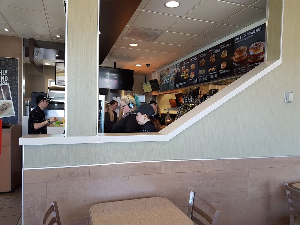 McDonalds | 35 Dufferin St, Perth, ON K7H 3A5, Canada | Phone: (613) 267-5070