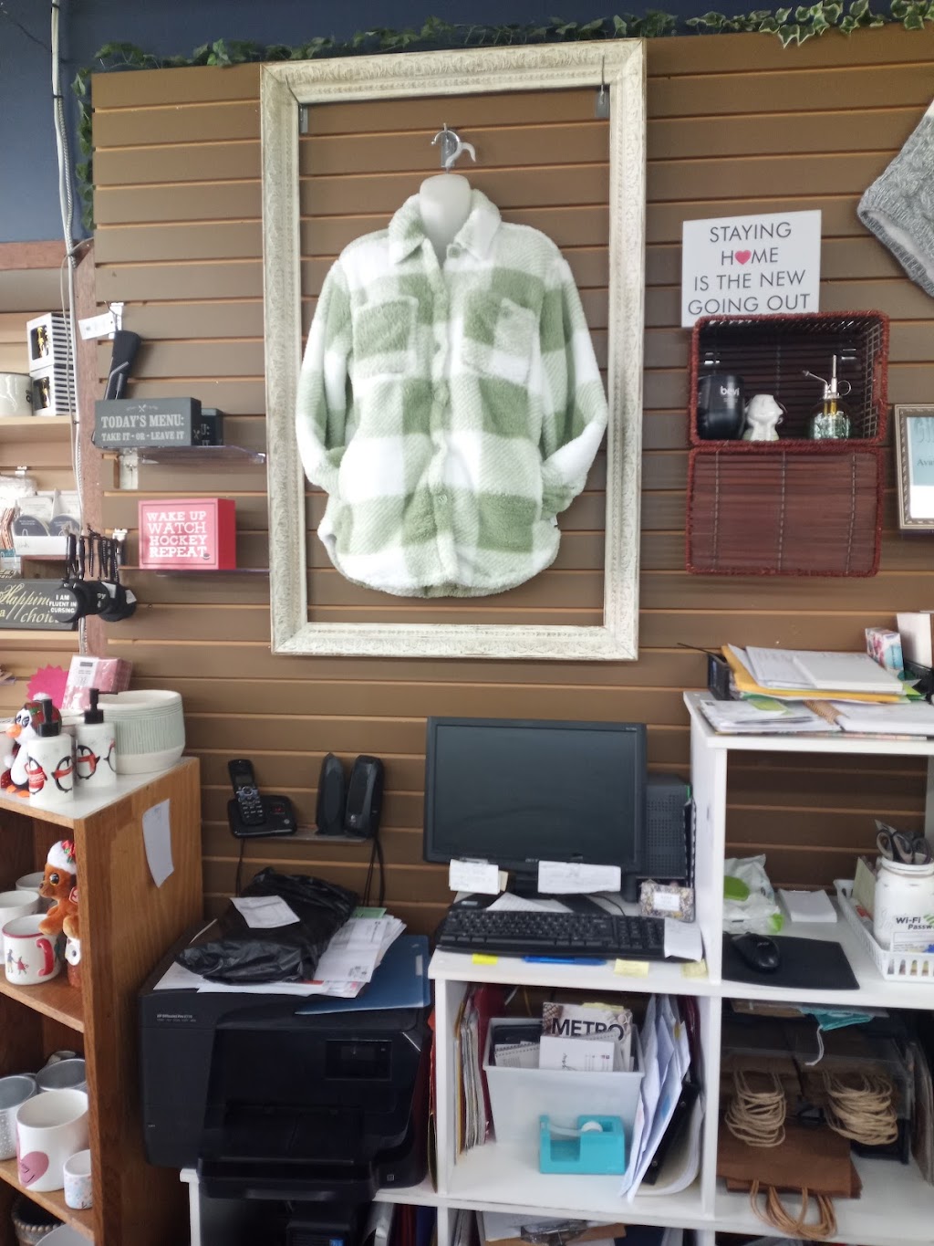 South Country Clothing | 116 Broadway St, Crystal City, MB R0K 0N0, Canada | Phone: (204) 873-2687