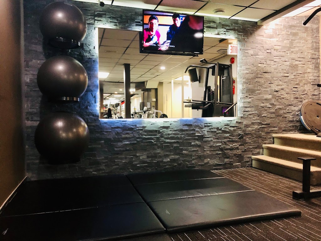 Synergym Club Sélect 24 Heures | 1130 Bd Saint-Paul, Chicoutimi, QC G7J 3C5, Canada | Phone: (418) 543-8190