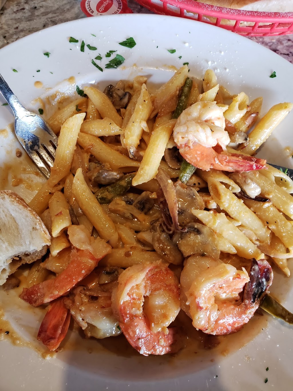Freds Bar & Grill | 636 Bloor St, Mississauga, ON L5A 1Z8, Canada | Phone: (905) 279-0097