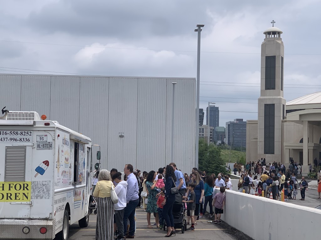 Ice Cream truck -Ice Queen | 53 Observatory Ln, Richmond Hill, ON L4C 8K9, Canada | Phone: (416) 558-8252