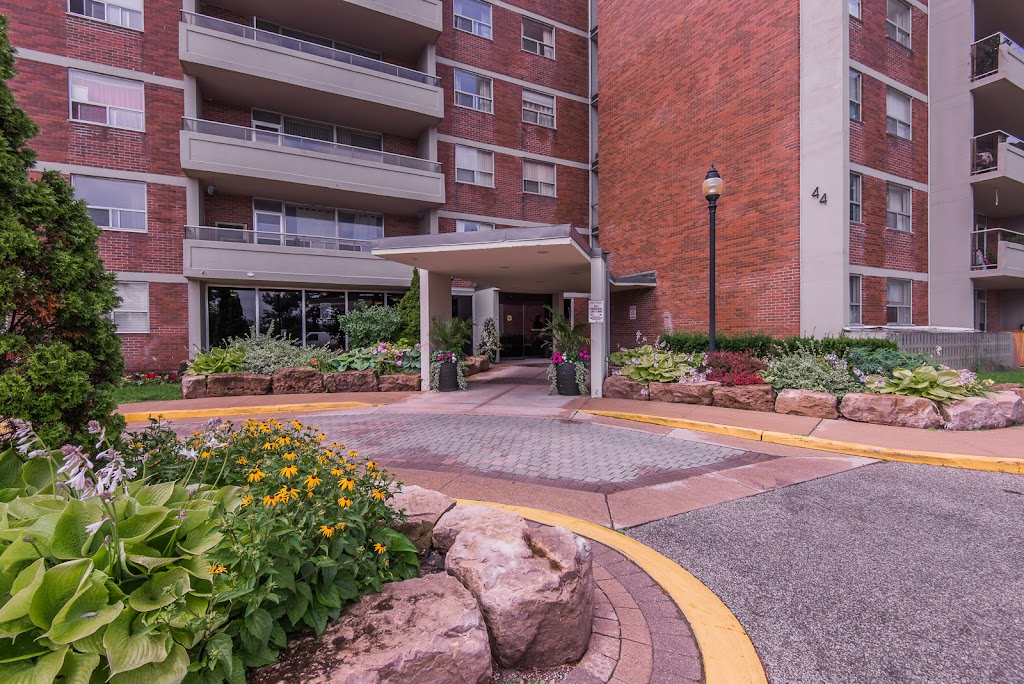 Stubbs Apartments | 44 Stubbs Dr, North York, ON M2L 2R3, Canada | Phone: (416) 444-2660