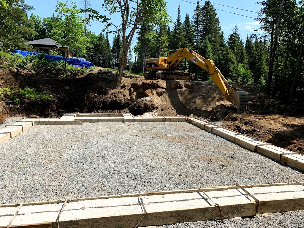 Excavation Lajeunesse Inc | 14 Rue Desjardins, Sainte-Agathe-des-Monts, QC J8C 2W8, Canada | Phone: (819) 326-3484