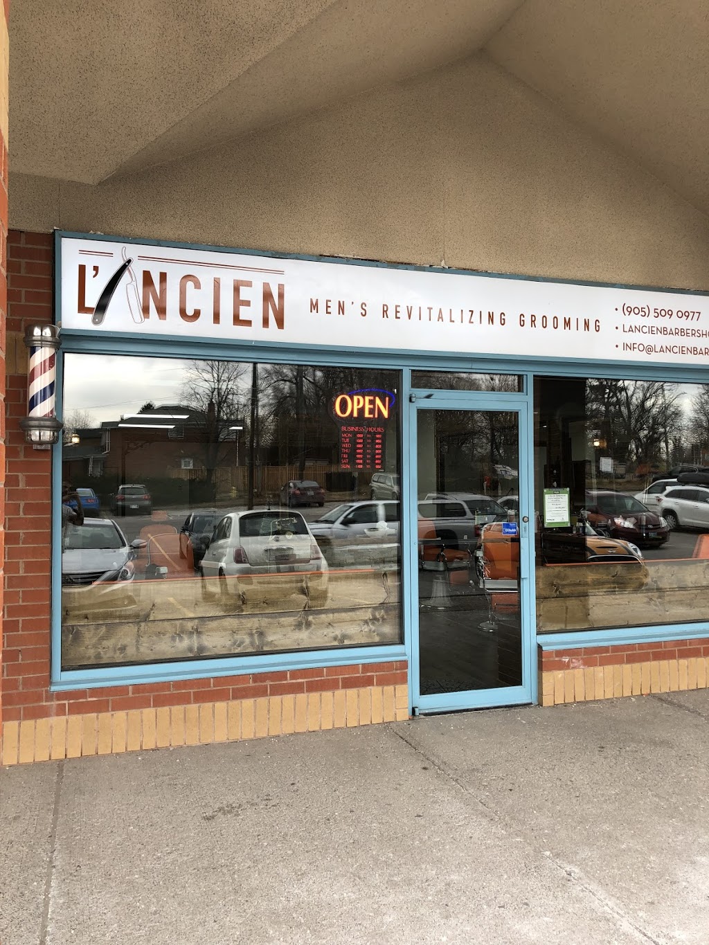 L’Ancien | 376 Kingston Rd #16, Pickering, ON L1V 6K4, Canada | Phone: (905) 509-0977