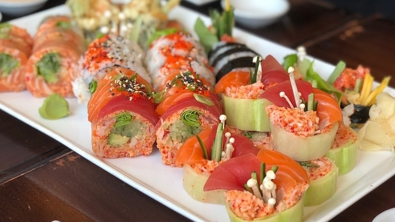 Saint Sushi Plateau | 424 Av. Duluth E, Montréal, QC H2L 1A3, Canada | Phone: (514) 507-7537