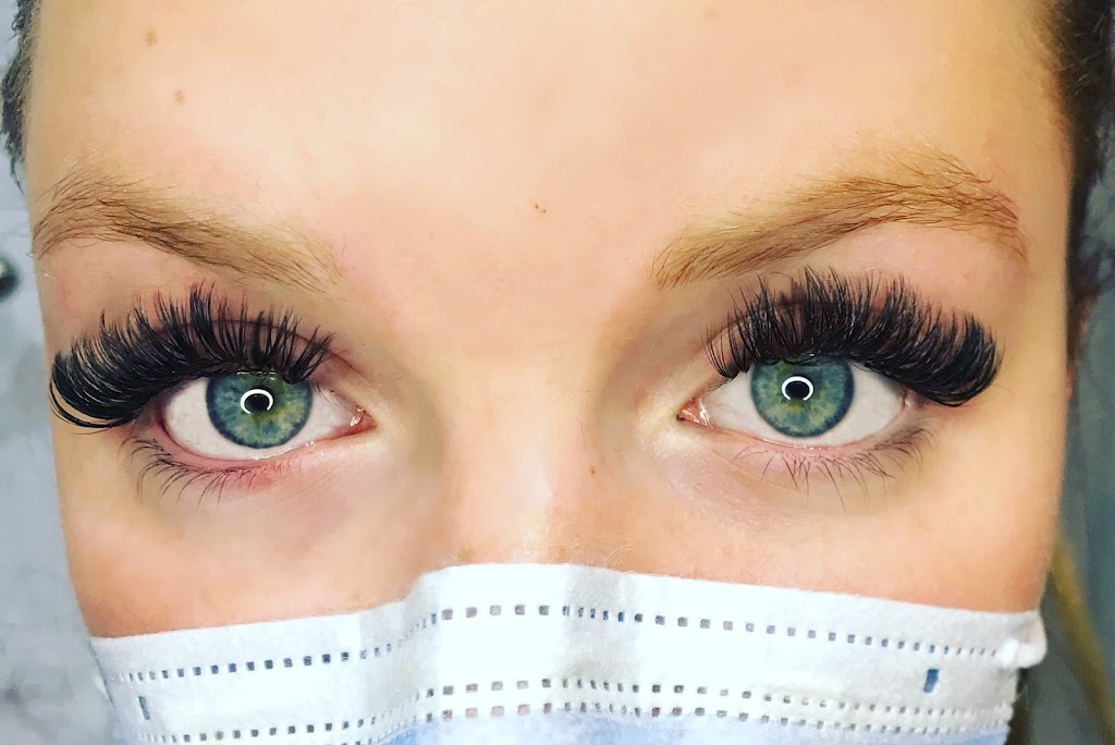 Cils, sourcils, microblading, extensions de cils, coiffure | 10150 Av. Plaza, Montréal-Nord, QC H1H 4L8, Canada | Phone: (514) 476-4166