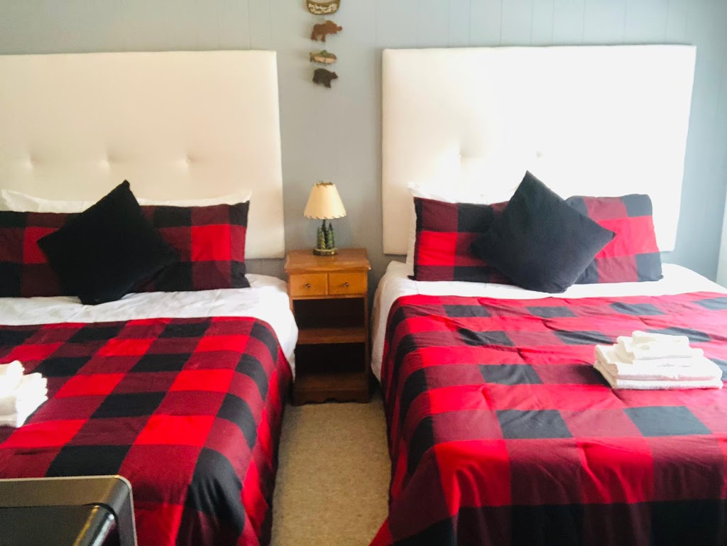 lake sparrow guest house | 1585 Port Stanton Pkwy, Severn Bridge, ON P0E 1N0, Canada | Phone: (705) 996-0008