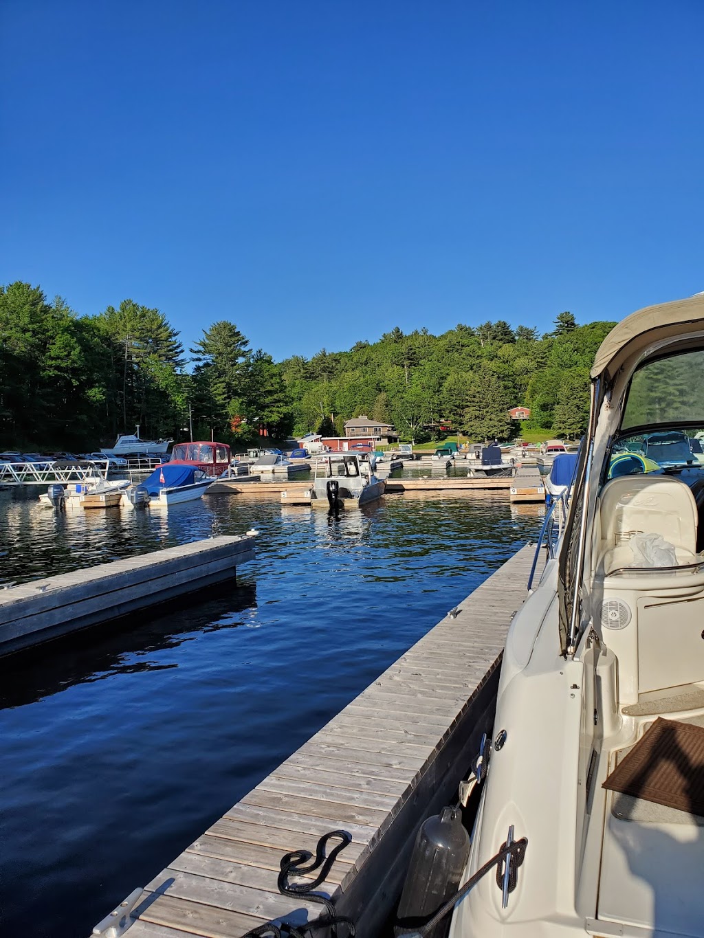 Point Pleasant Marina | 32 Point Pleasant Rd, Parry Sound, ON P2A 2X2, Canada | Phone: (705) 746-9671