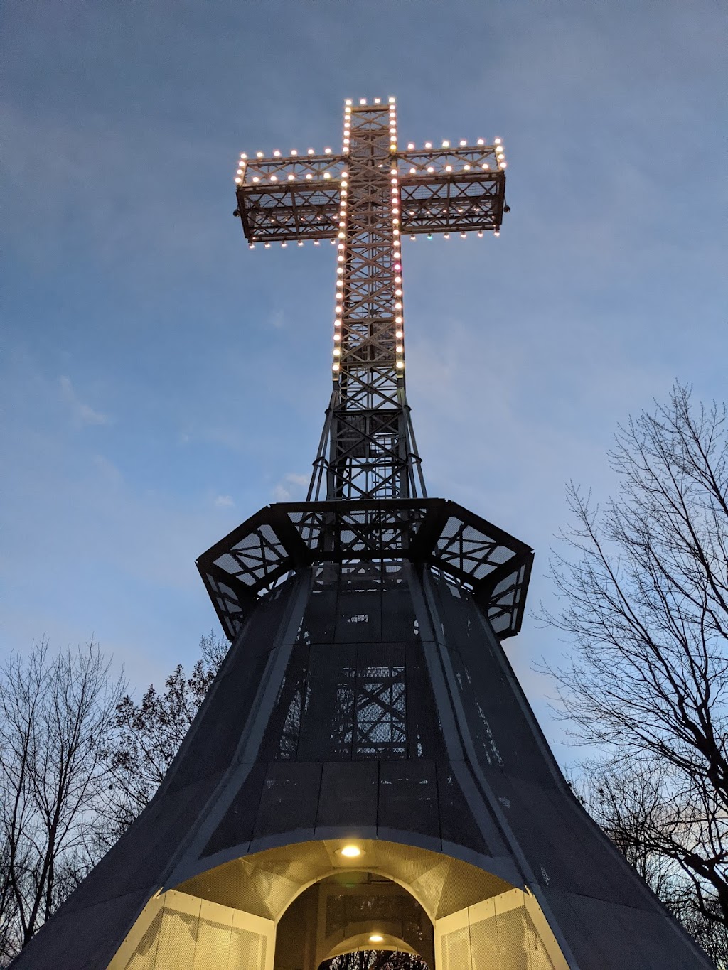 Mount Royal Lookout | 1576 Voie Camillien-Houde, Montréal, QC H2W 1S8, Canada | Phone: (514) 843-8240