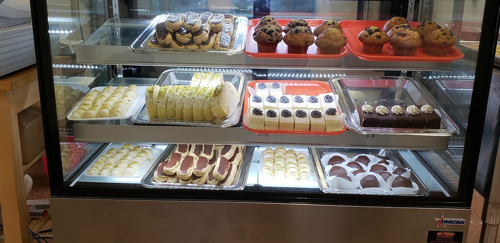 J&R pastries and bakrey | 707 Hamilton Rd, London, ON N5Z 1T5, Canada | Phone: (519) 457-7119