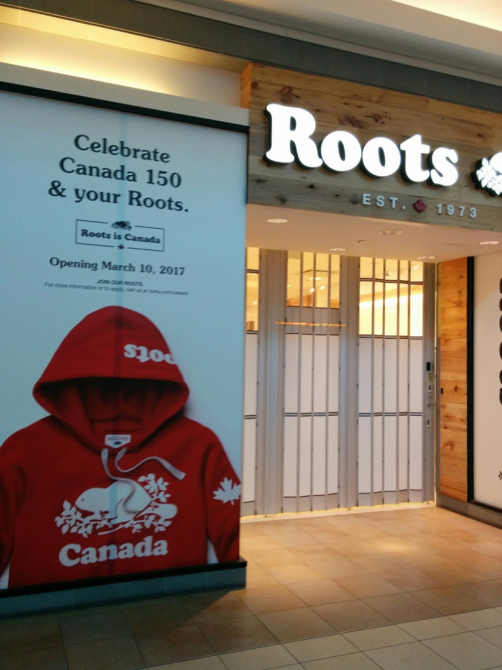 Roots | 1800 Sheppard Ave E, Toronto, ON M2J 5A7, Canada | Phone: (416) 756-0935