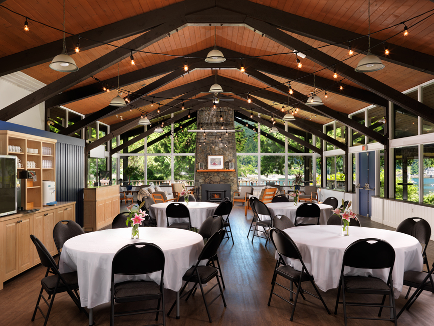 Bowen Island Lodge | 380 Cardena St, Bowen Island, BC V0N 1G1, Canada | Phone: (877) 947-2129