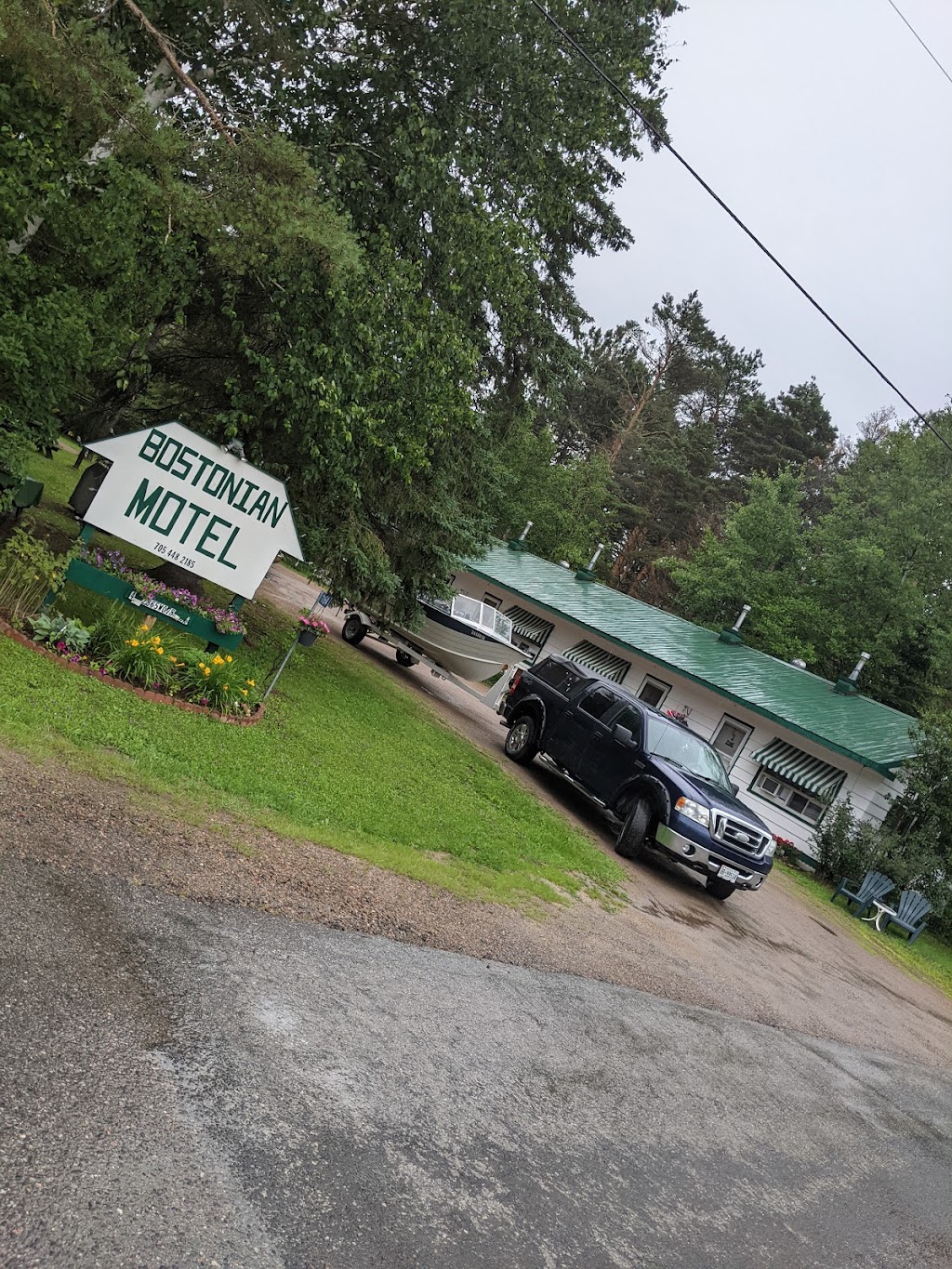 Bostonian Motel | 1164 Dark Lake Rd, Wilberforce, ON K0L 3C0, Canada | Phone: (705) 448-2185