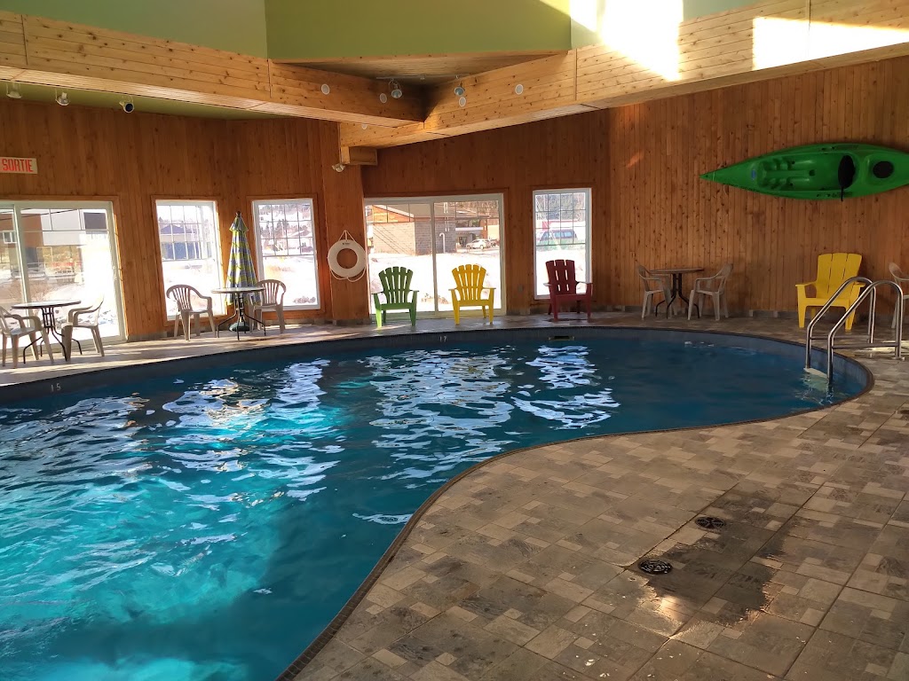 Quality Inn Rivière-du-Loup | 61 Bd Cartier, Rivière-du-Loup, QC G5R 5Z3, Canada | Phone: (418) 867-8221