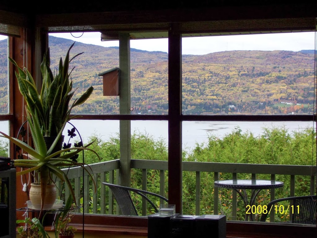 Chalet Le Bruant | 410 Chemin du Cap aux Rets, Baie-Saint-Paul, QC G3Z 1B9, Canada | Phone: (418) 801-9153