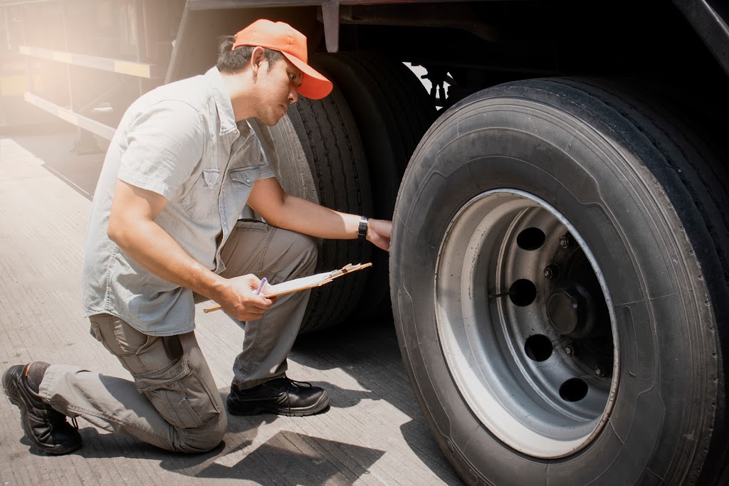 Highway Fleet Services - Professional Truck Repair Service | 25 Nanaberry St, Scarborough, ON M1X 1Y5, Canada | Phone: (416) 876-3349