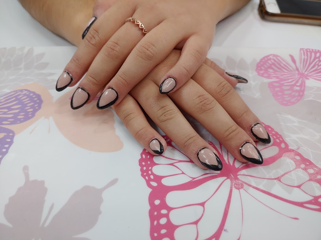 Ongles Shaleine | 720 Boulevard St Luc, Alma, QC G8B 2L2, Canada | Phone: (418) 719-0227