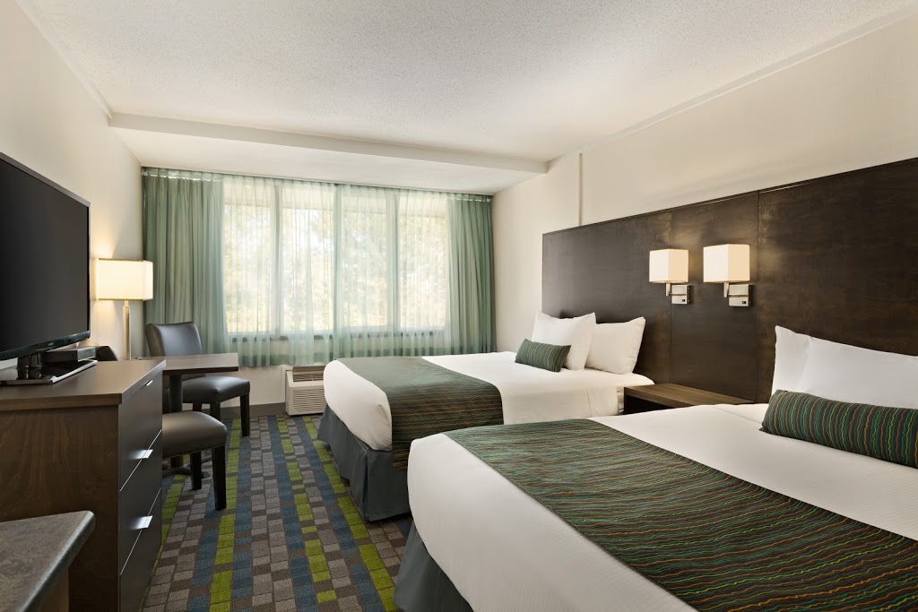 Travelodge by Wyndham Victoria Airport | 2280 Beacon Ave W, Sidney, BC V8L 1X1, Canada | Phone: (250) 656-1176