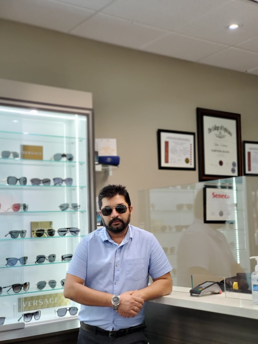 V R Optical | 10 Squire Ellis Dr #4, Brampton, ON L6P 4K6, Canada | Phone: (905) 913-8600