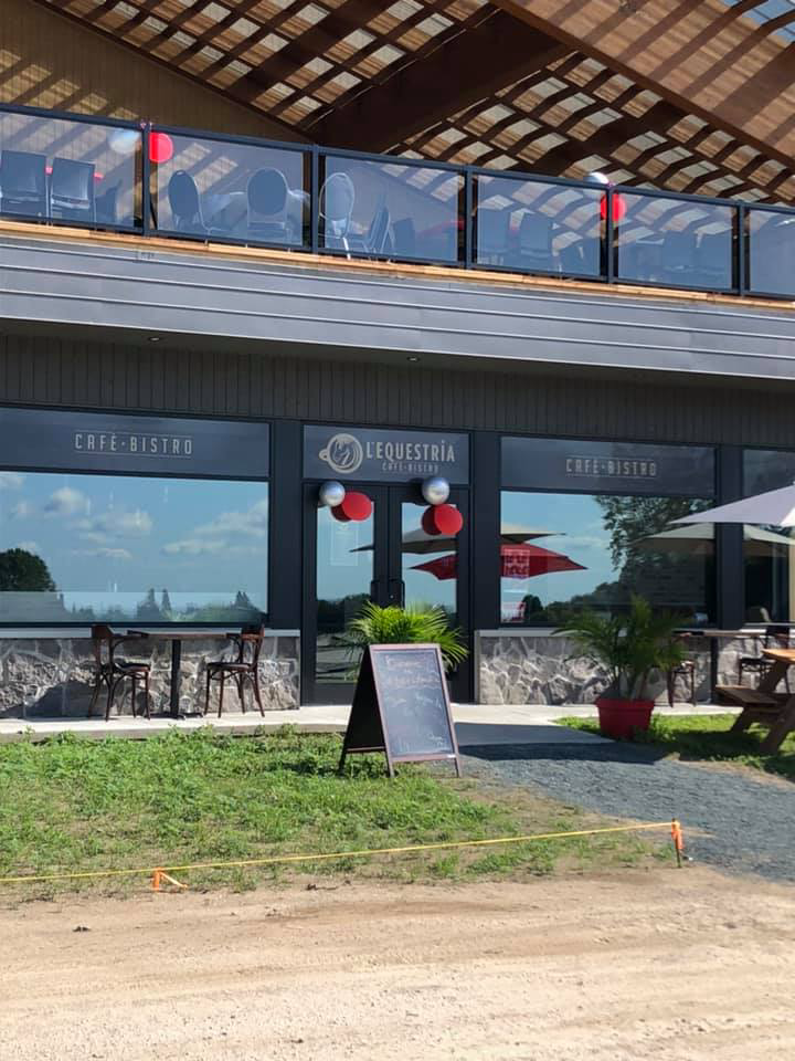 Café Bistro L’Equestria | 1215 Avenue des Oiselets, Bécancour, QC G9H 4P7, Canada | Phone: (450) 513-1426