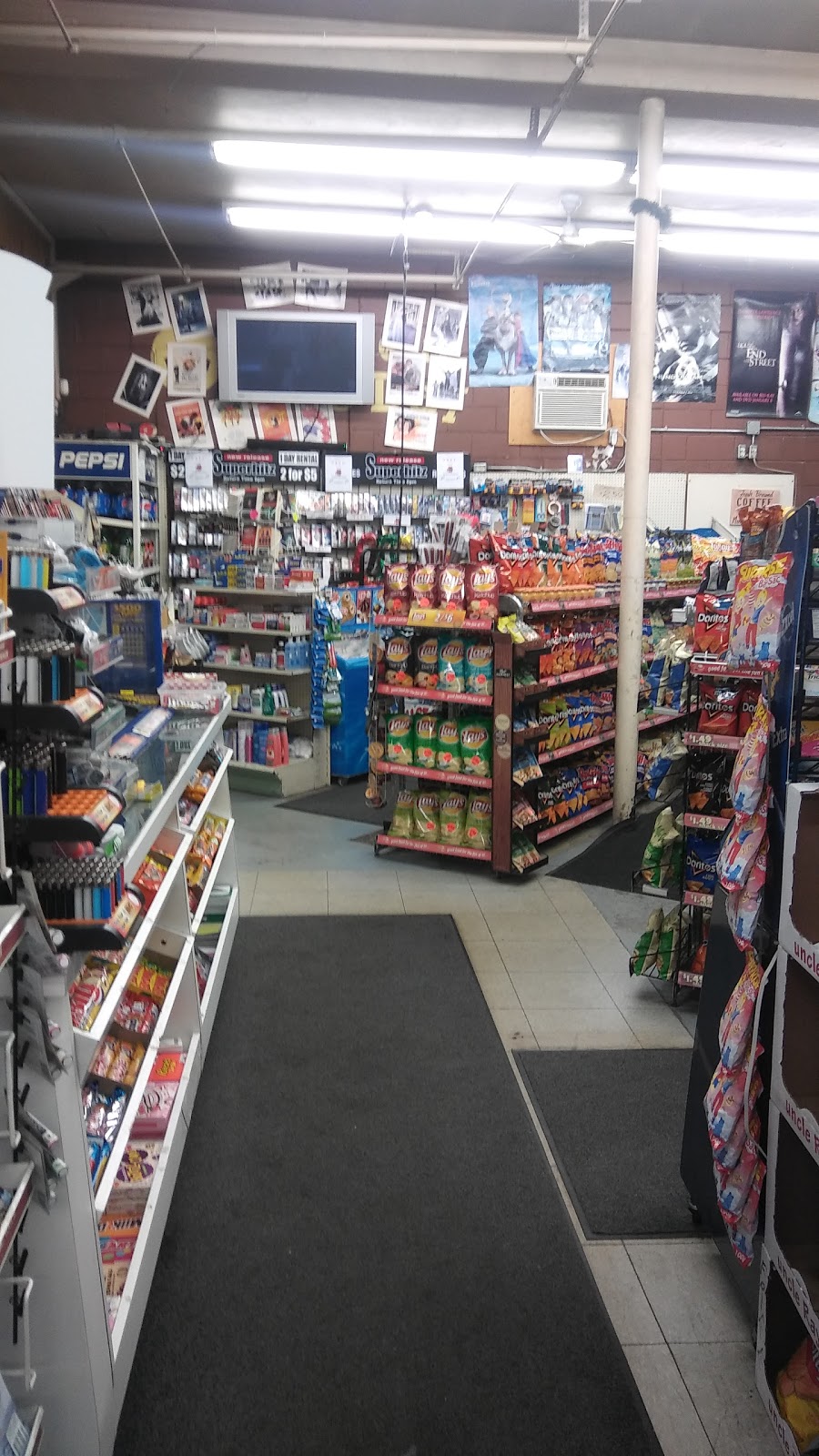 Tellys Variety Store | 775 Colborne St, Brantford, ON N3S 3S3, Canada | Phone: (519) 752-1121