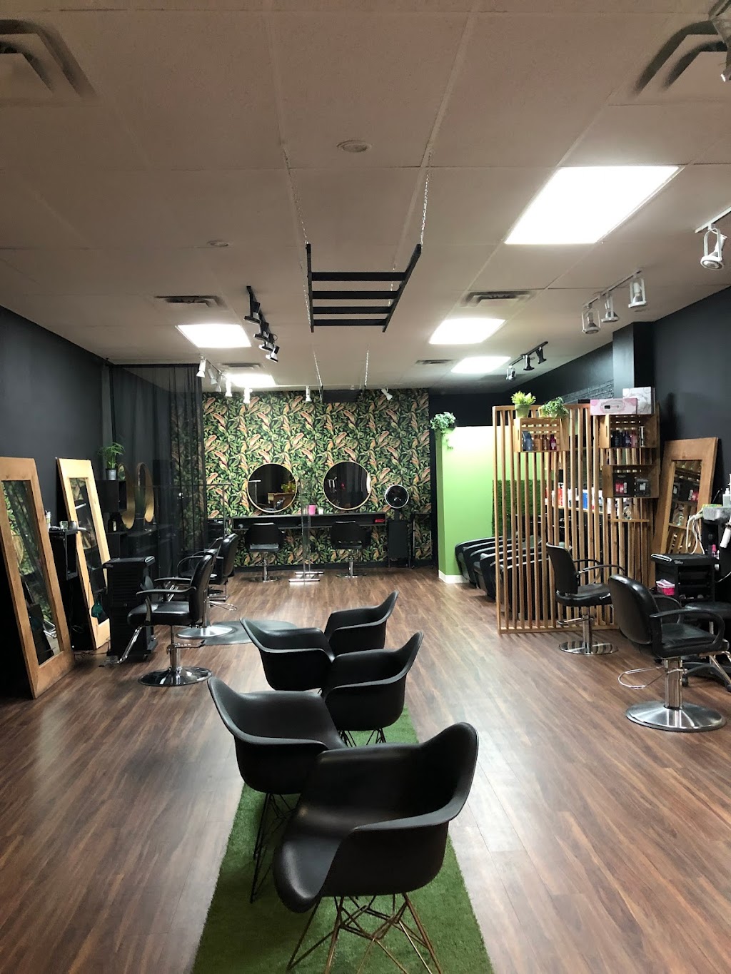 Studio Coiffure | 405 A Rue Samuel de Champlain, Boucherville, QC J4B 1P7, Canada | Phone: (450) 868-0999