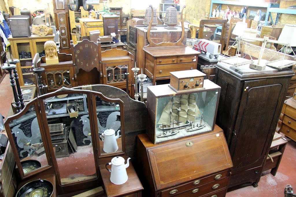 Antiquites Michel Prince | 930 Rang des Cèdres, Sainte-Eulalie, QC G0Z 1E0, Canada | Phone: (819) 225-4292