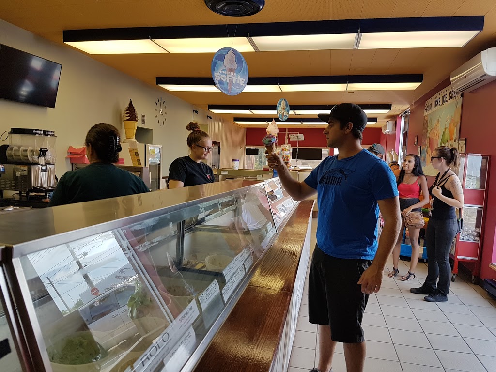 Cool Licks Ice Cream Parlour | 642 King St, Welland, ON L3B 3L1, Canada | Phone: (905) 734-7665