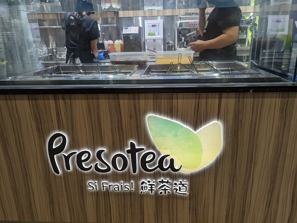 Presotea Premium Outlets Montreal | 19001 Chemin Notre Dame Unit 348, Mirabel, QC J7J 0T1, Canada | Phone: (450) 419-3666