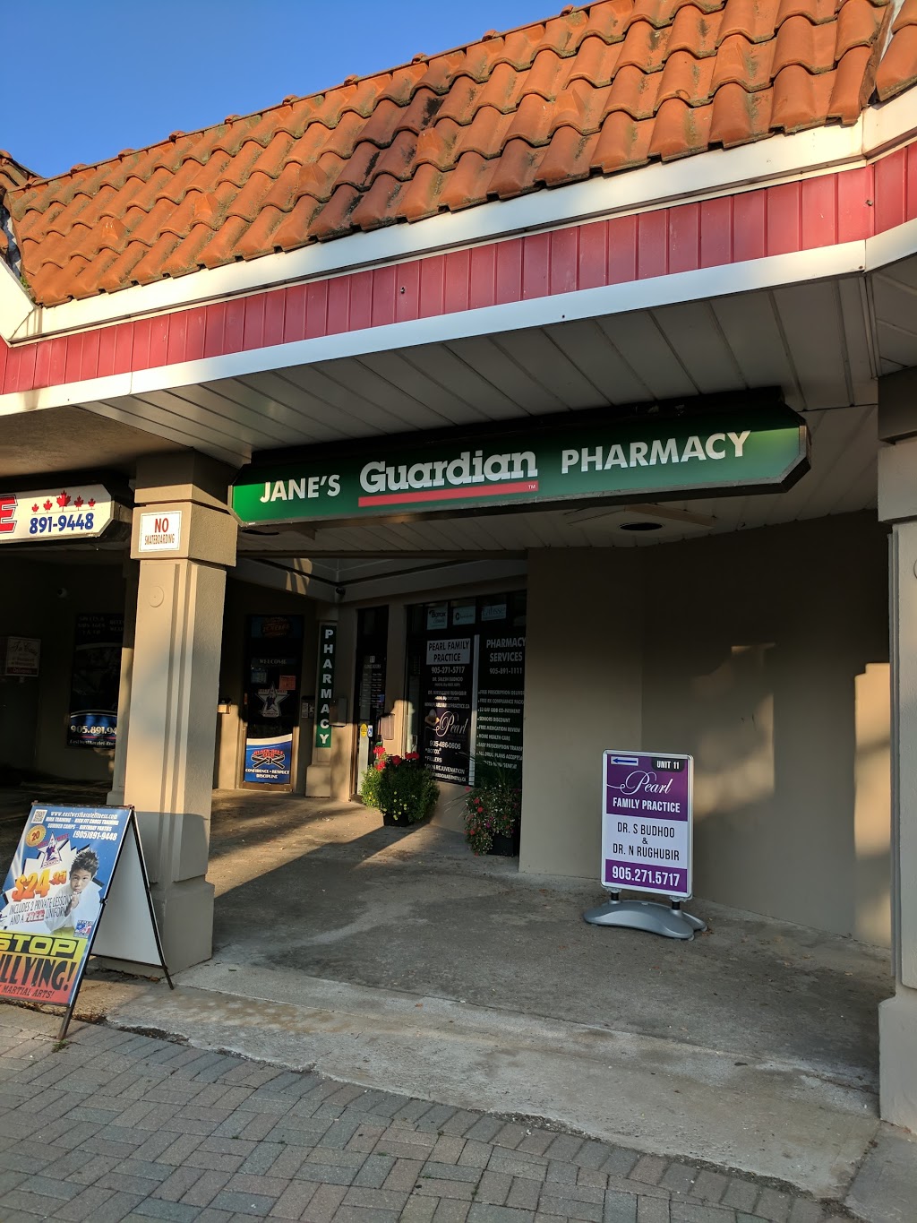 Janes Guardian Pharmacy | 1107 Lorne Park Rd #11, Mississauga, ON L5H 3A1, Canada | Phone: (905) 891-1111