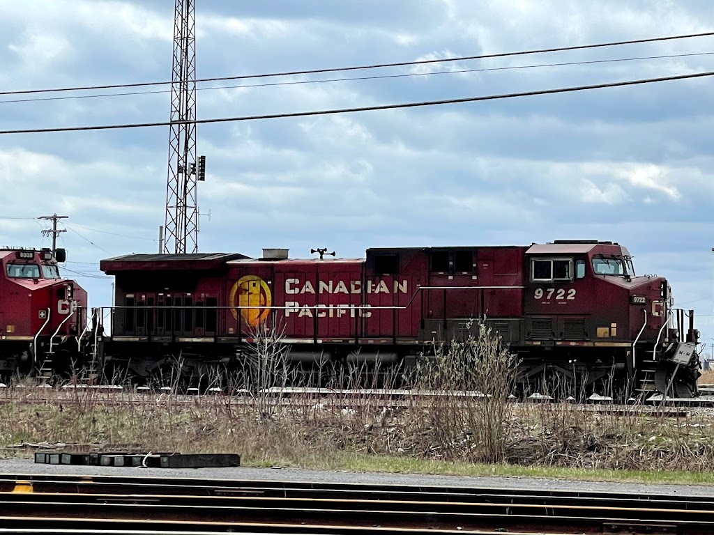 Canadian Pacific St-Luc Yard | 5901 Av. Westminster, Côte Saint-Luc, QC H4W 2K8, Canada | Phone: (438) 828-4132