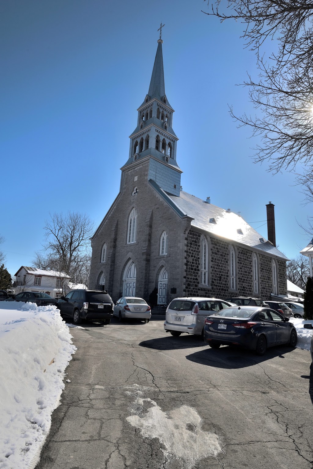 Eglise St-Joseph de Rdp | 10050 Boulevard Gouin E, Montréal, QC H1C 1A8, Canada | Phone: (514) 648-4650