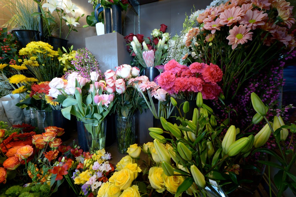 Fleuriste Les Fleurs DAlicia | 1130 Boulevard Lebourgneuf, Québec, QC G2K 0A9, Canada | Phone: (418) 634-1230