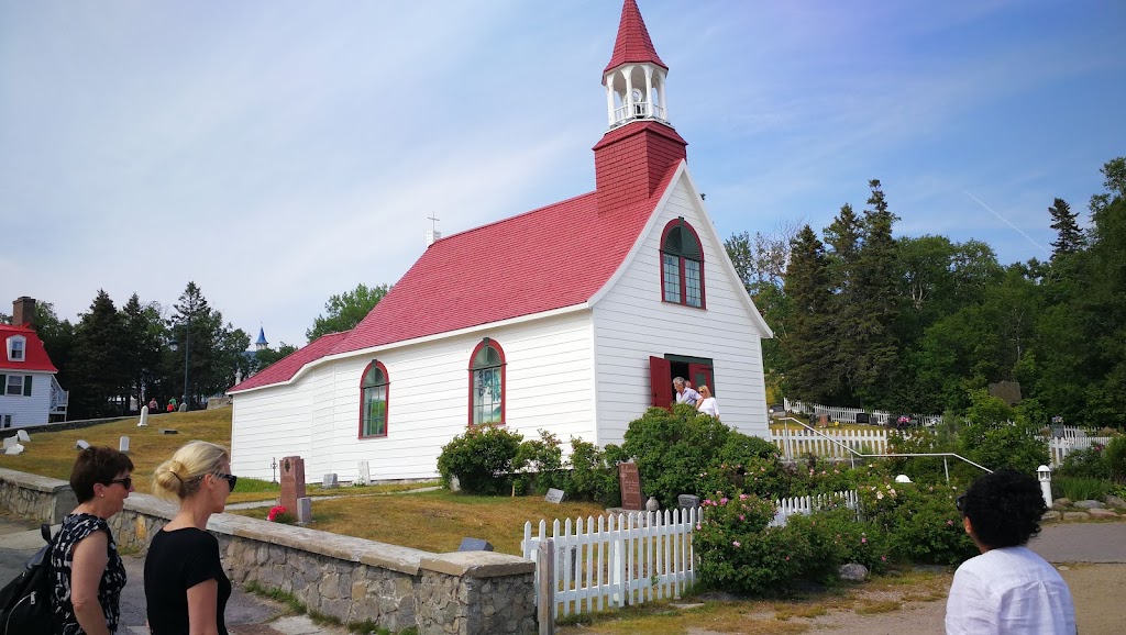 Mer Et Monde Ecotours - Tadoussac | 148 Rue du Bord de lEau, Tadoussac, QC G0T 2A0, Canada | Phone: (418) 232-6779