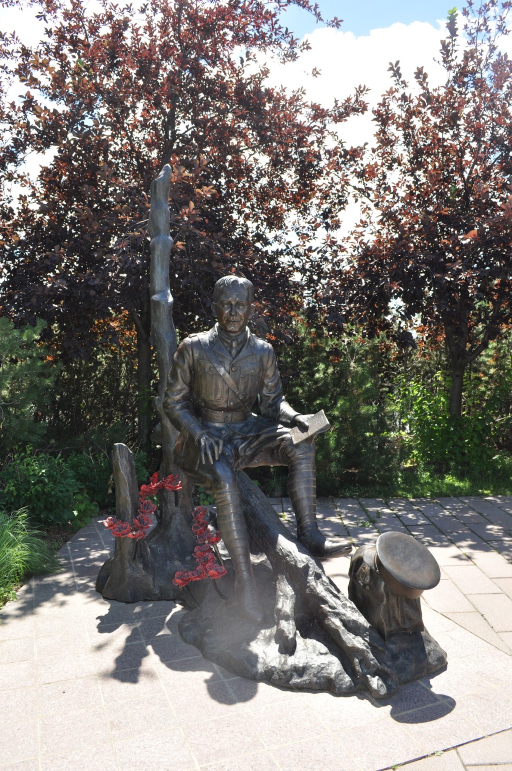 Memorial Lieutenant-Colonel John McCrae Statue | 90-94 Sussex Dr, Ottawa, ON K1N, Canada