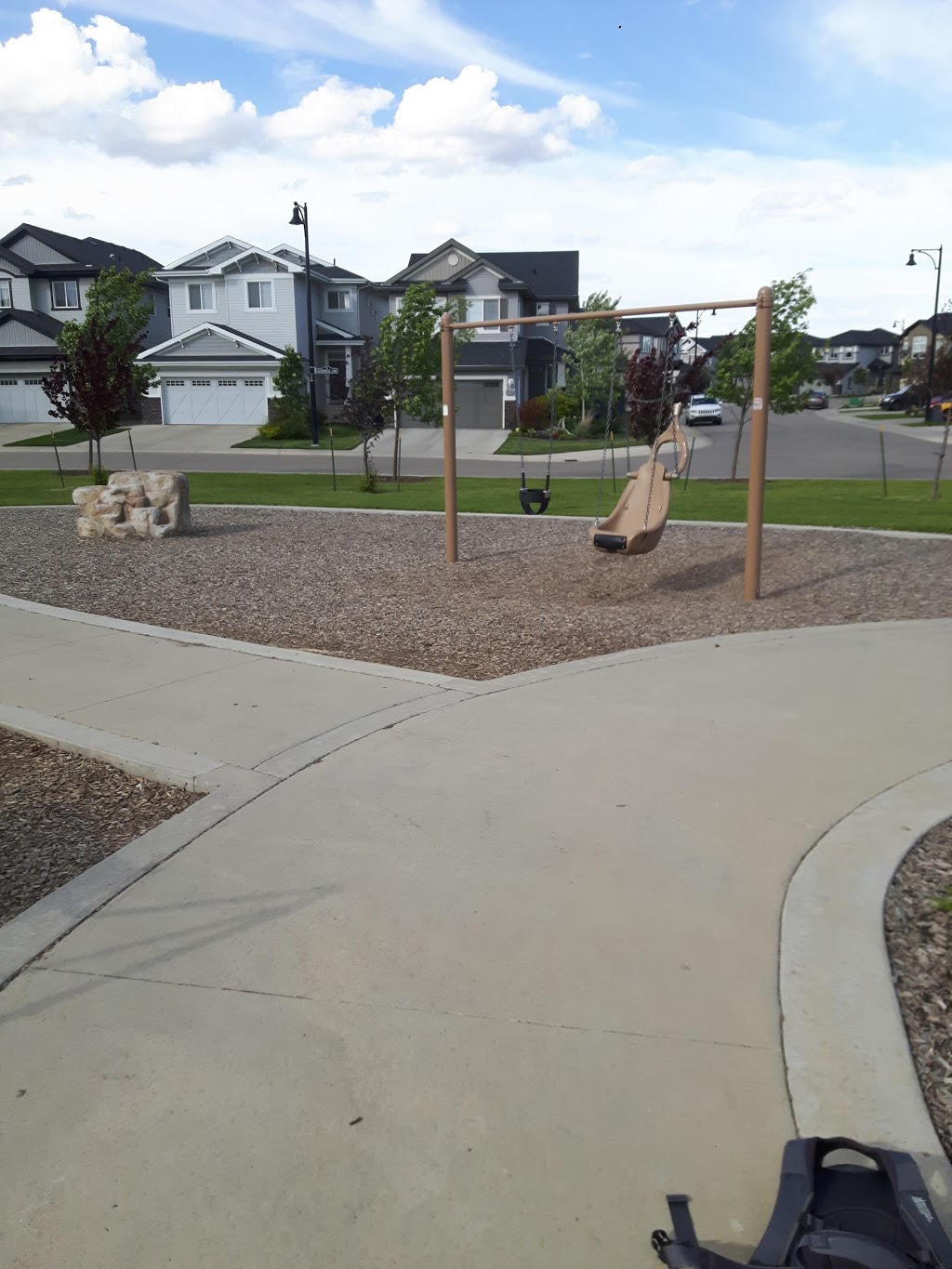 Granville Blue Park | 3440 Goodridge Link NW, Edmonton, AB T5T 4E9, Canada