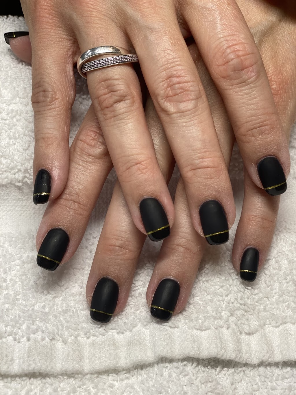 KNC Nails | 249 Ottawa St N, Hamilton, ON L8H 3Z4, Canada | Phone: (905) 545-3245