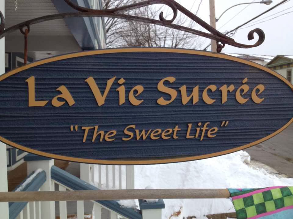 La Vie Sucrée | 30 Lakeside, Lac-Brome, QC J0E 1V0, Canada | Phone: (450) 242-1445