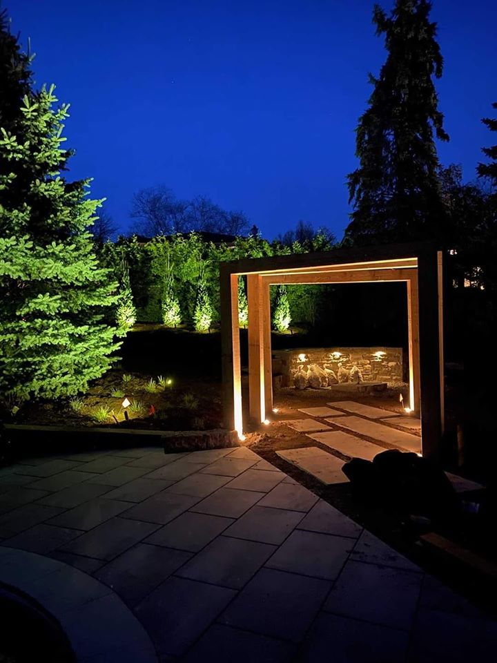 Moonlighting Outdoor Lighting | 70 Manitoba St, Guelph, ON N1E 3B9, Canada | Phone: (519) 827-4643