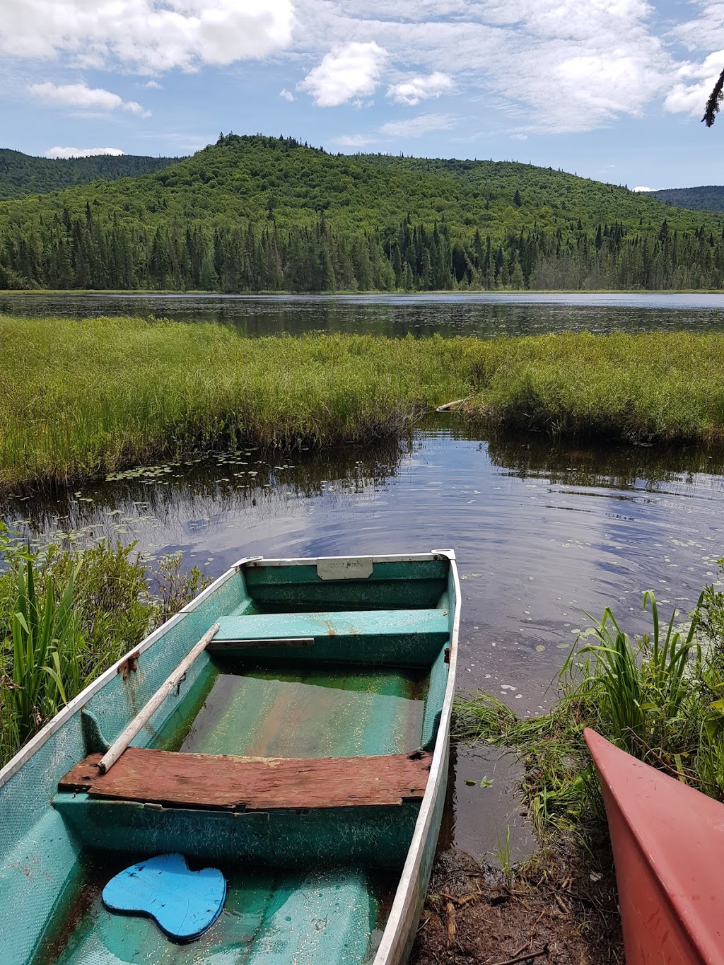 Refuge le Branchu (lac Simon) | Unnamed Road, Saint-Donat-de-Montcalm, QC J0T 2C0, Canada | Phone: (888) 783-6628