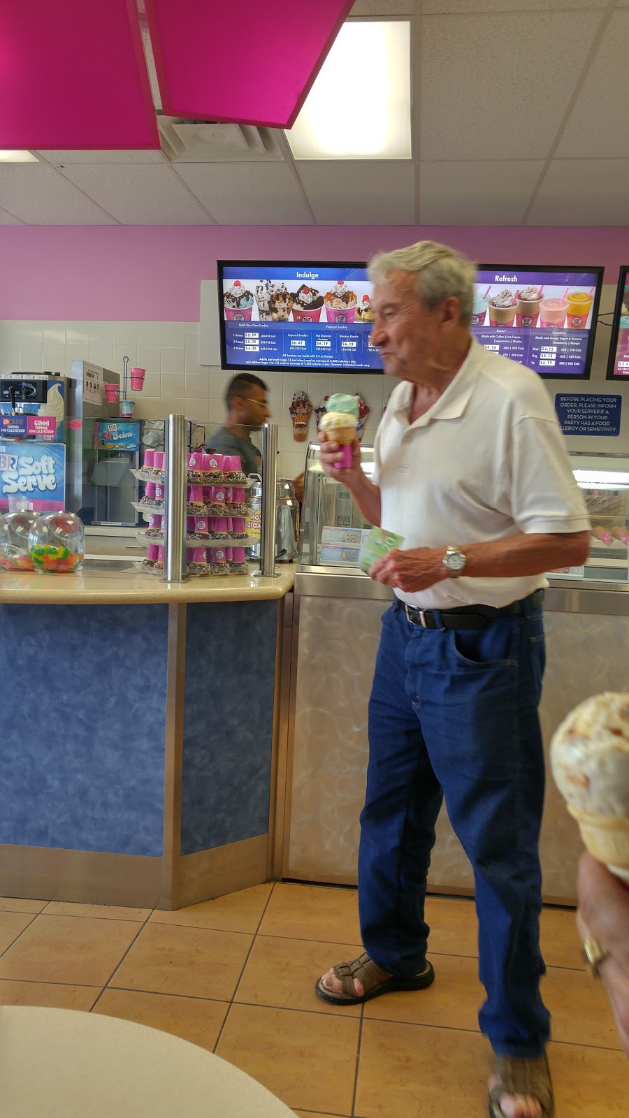 Baskin Robbins | Speedvale Shopping Centre, 328 Speedvale Ave E, Guelph, ON N1E 1N5, Canada | Phone: (519) 265-8831