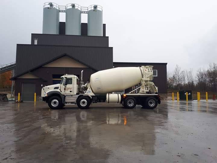 Champlain Ready Mix Inc. | 80 Rawson Ave, Barrie, ON L4N 6E7, Canada | Phone: (705) 734-1221