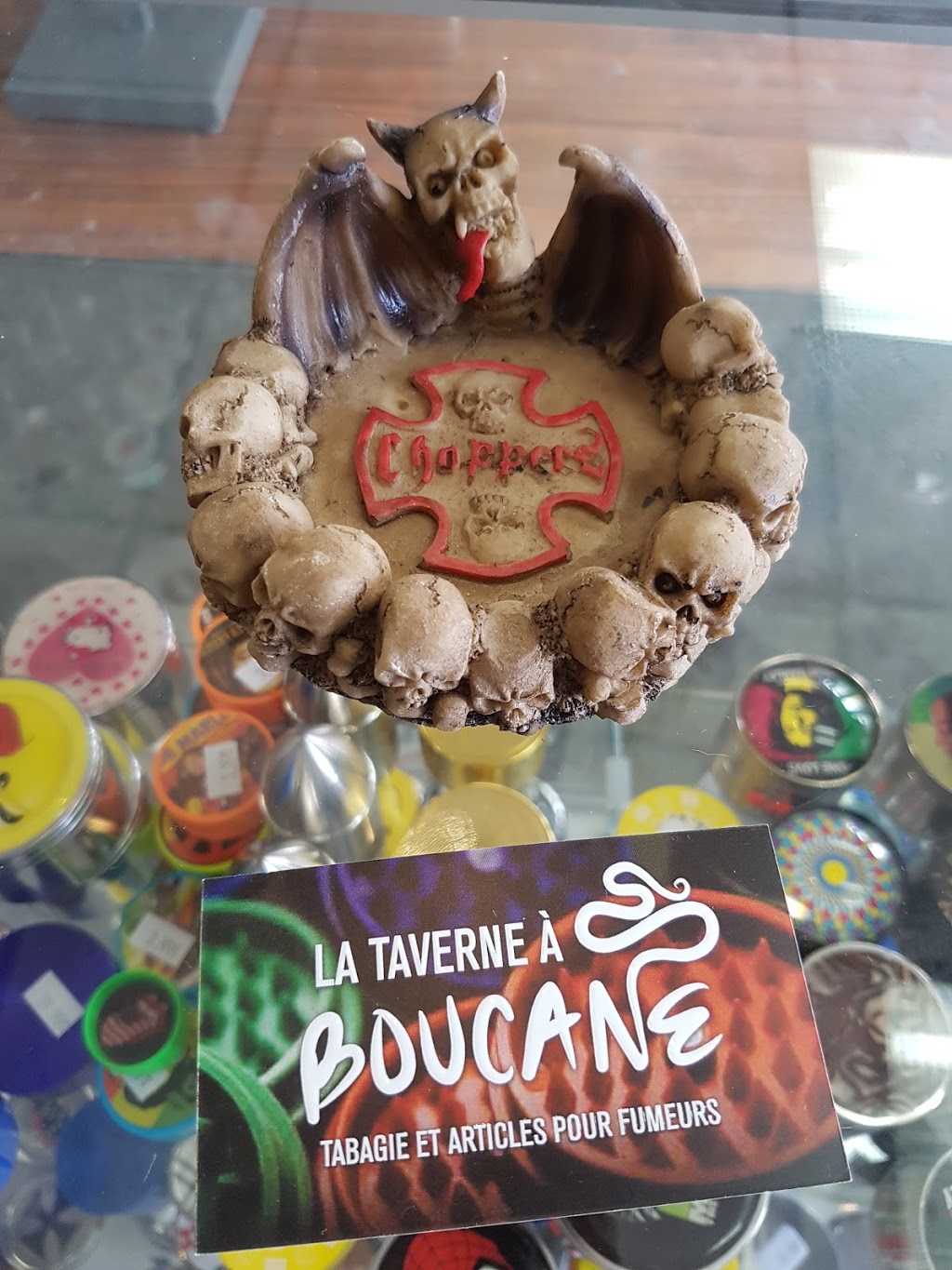 La Taverne à Boucane - Articles Pour Vapoteurs | 732 Rue Saint-Isidore Appellez après 16h, EXPLICIT SHOP, Saint-Lin - Laurentides, QC J5M 2V3, Canada | Phone: (438) 345-3362