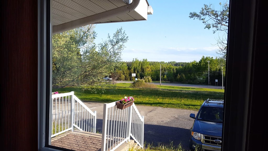 Northland Motel | 17 ON-17 & 1st Street, Nipigon, ON P0T 2J0, Canada | Phone: (807) 887-2032