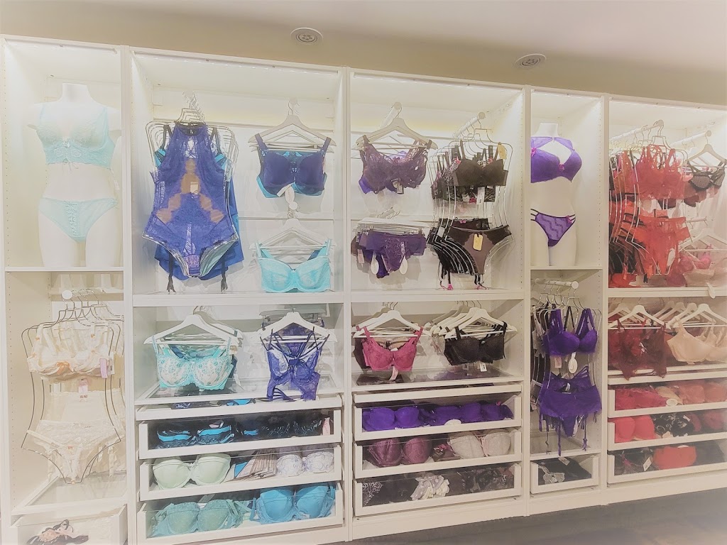 Eye Kandee Lingerie | 1518 Chartwell Dr, West Vancouver, BC V7S 2S1, Canada | Phone: (604) 616-4967
